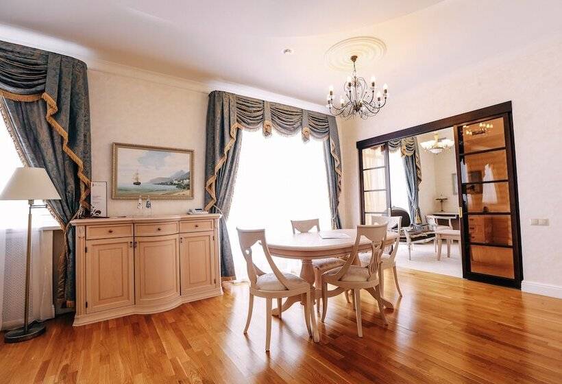 سوییت, Imperial Club Delux