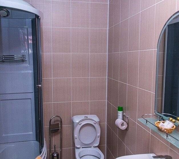 Standard Single Room, Levij Bereg