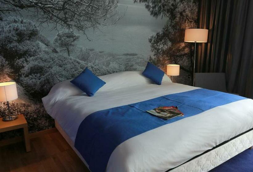 Superior Room King Size Bed, Mercure Quemado Resort