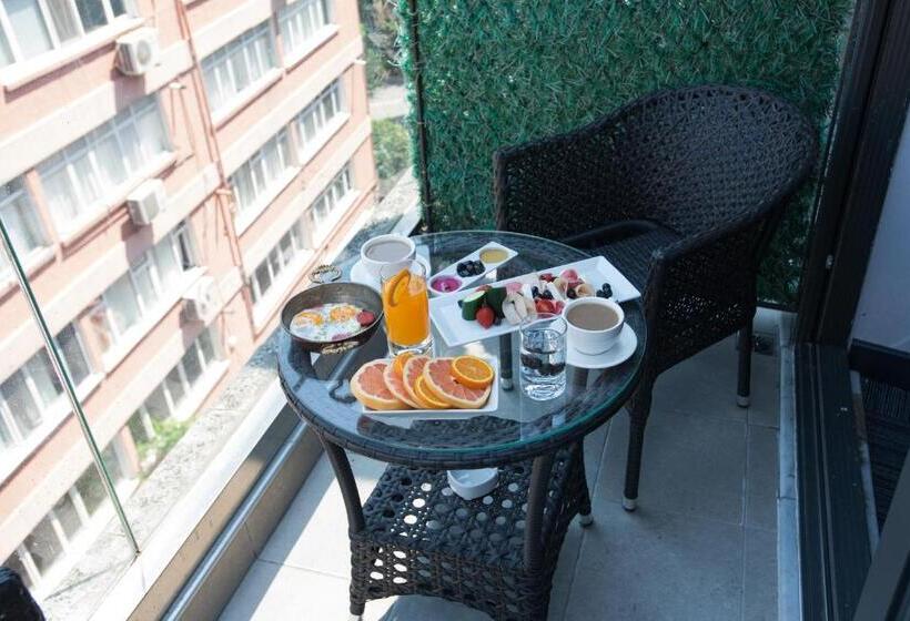 اتاق لوکس با بالکن و چشم‌انداز دریا, Taksim Hotel V Plus