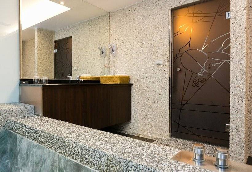 اتاق لوکس با بالکن, Yuhao Hotel   Hsinchu Branch