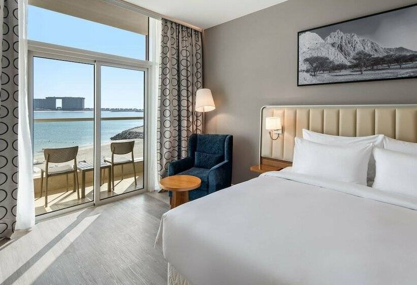 اتاق استاندارد با بالکن و چشم‌انداز دریا, Marjan Island Resort & Spa