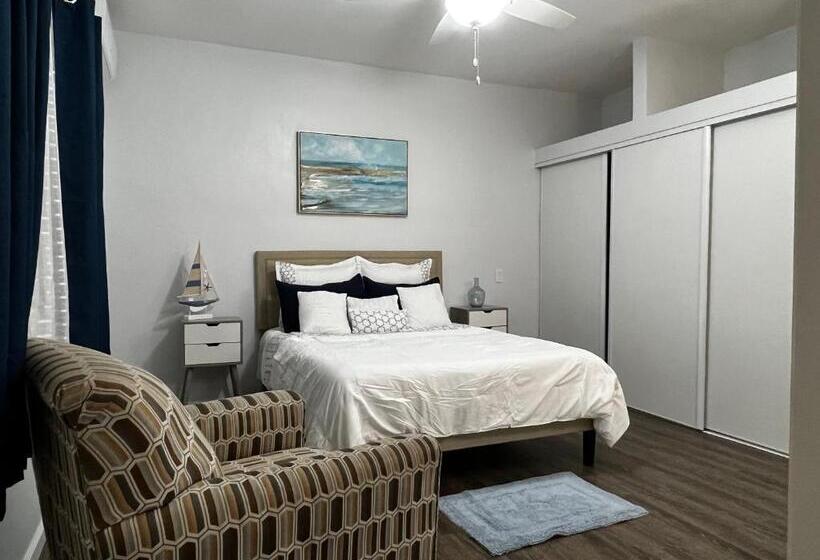 اتاق استاندارد با چشم‌انداز باغ, Menpour Apartments Complex