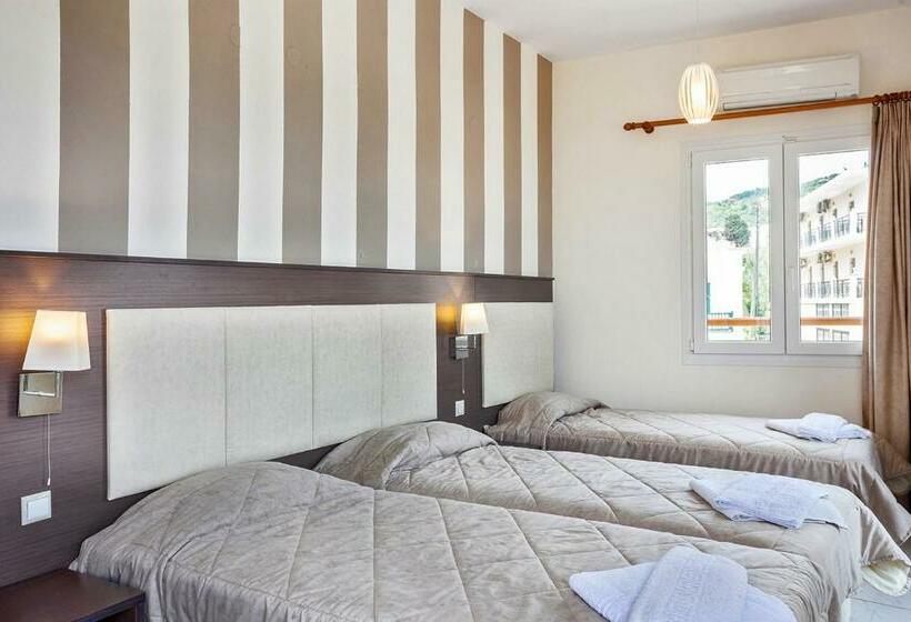 اتاق استاندارد سه نفره, Akti Fine Rooms