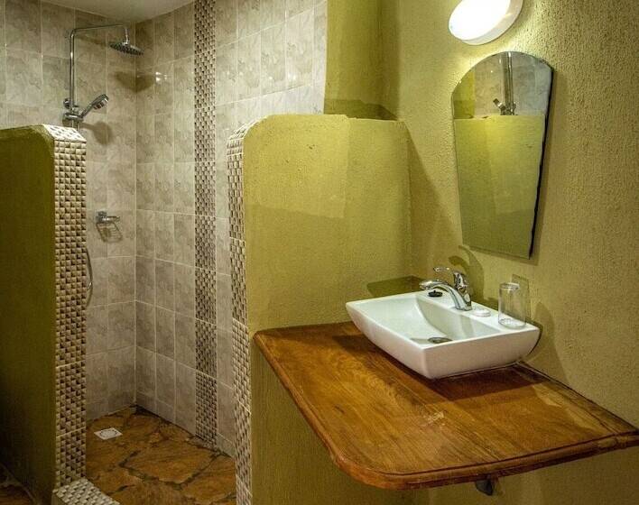 اتاق استاندارد با چشم‌انداز باغ, Bamboo Village Resort