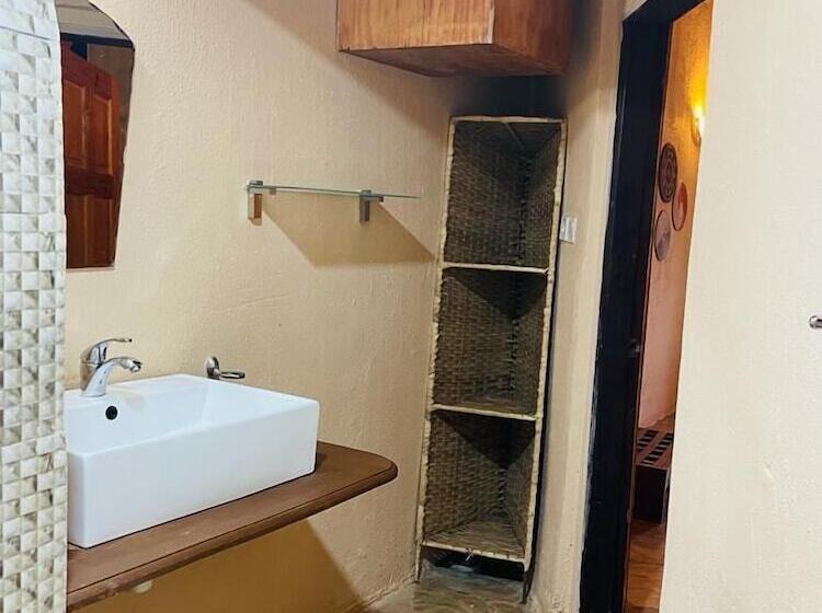 اتاق استاندارد با چشم‌انداز باغ, Bamboo Village Resort