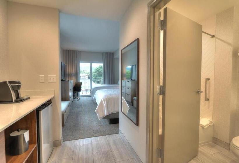 Suite Queen Bed, Holiday Inn & Suites Pigeon Forge Convention Center, An Ihg