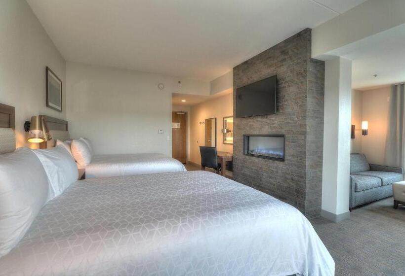 سوئیت با چشم‌انداز رودخانه, Holiday Inn & Suites Pigeon Forge Convention Center, An Ihg