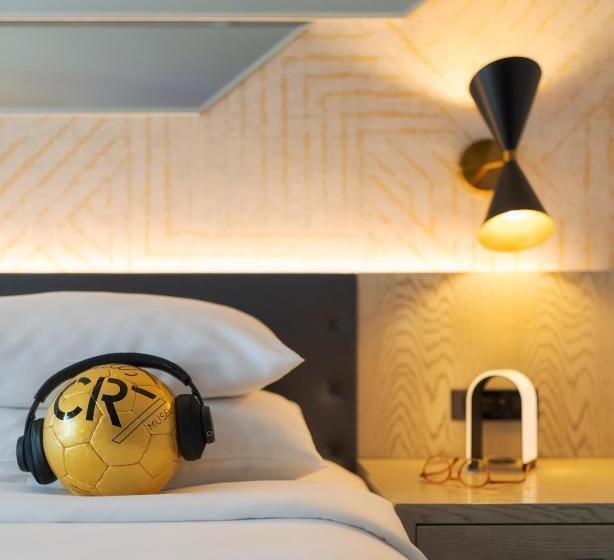 اتاق سوپریور با تخت بزرگ, Pestana Cr7 Times Square