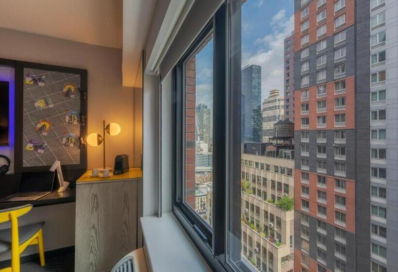 اتاق سوپریور با تخت بزرگ, Pestana Cr7 Times Square