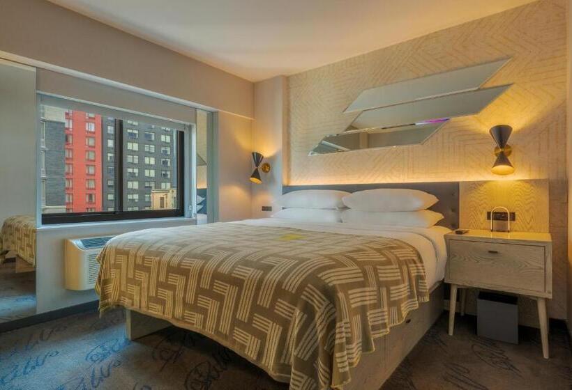 اتاق سوپریور با تخت بزرگ, Pestana Cr7 Times Square