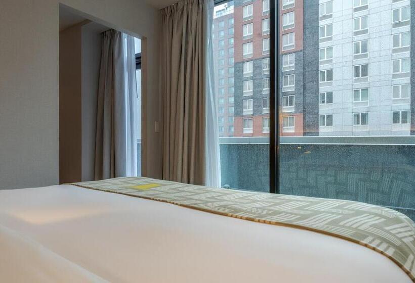 سوئیت جونیور با چشم‌انداز, Pestana Cr7 Times Square