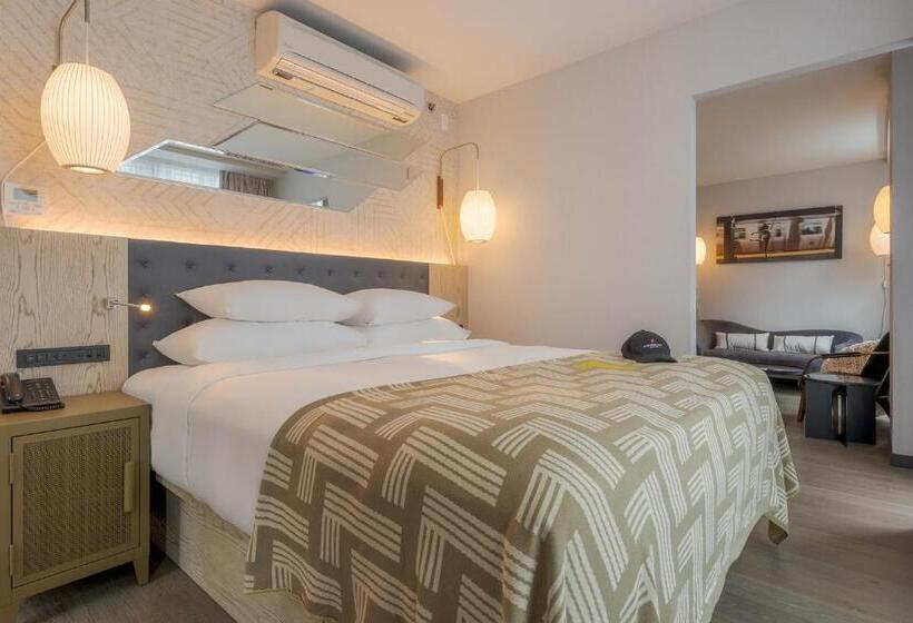 سوئیت جونیور با چشم‌انداز, Pestana Cr7 Times Square