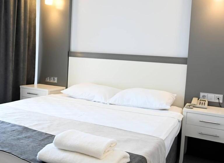اتاق استاندارد, Roxx Royal