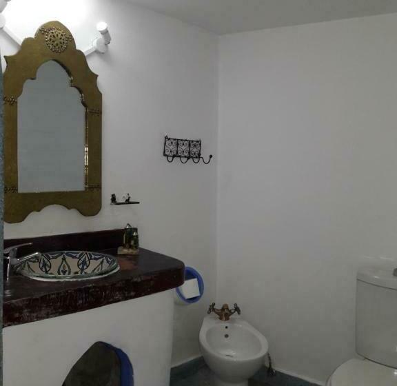 اتاق لوکس, Dar Gabriel