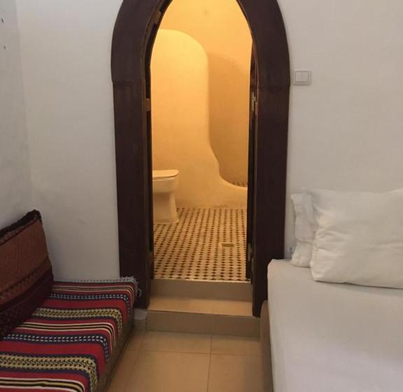 اتاق استاندارد سه نفره, Dar Gabriel