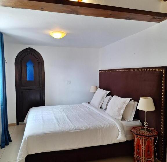 اتاق لوکس, Dar Gabriel