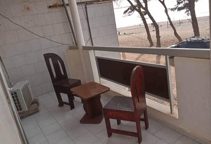 اتاق لوکس با چشم‌انداز دریا, Eden Beach Saint Louis