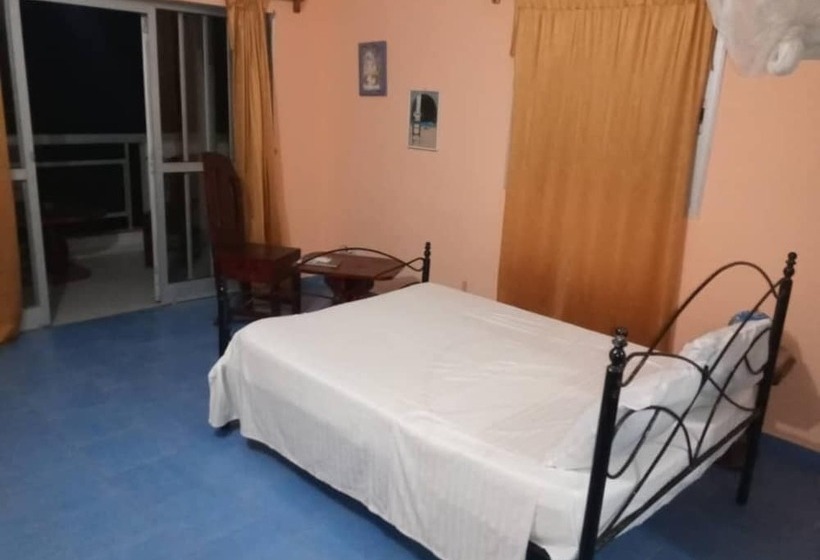 اتاق لوکس با چشم‌انداز دریا, Eden Beach Saint Louis