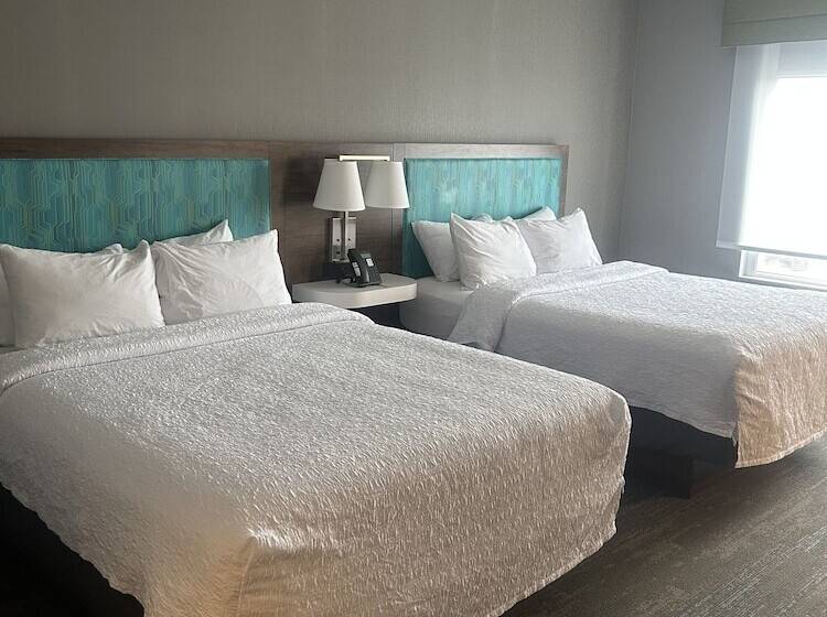 اتاق استاندارد با 2 تخت دوبل, Hampton Inn By Hilton Kingston