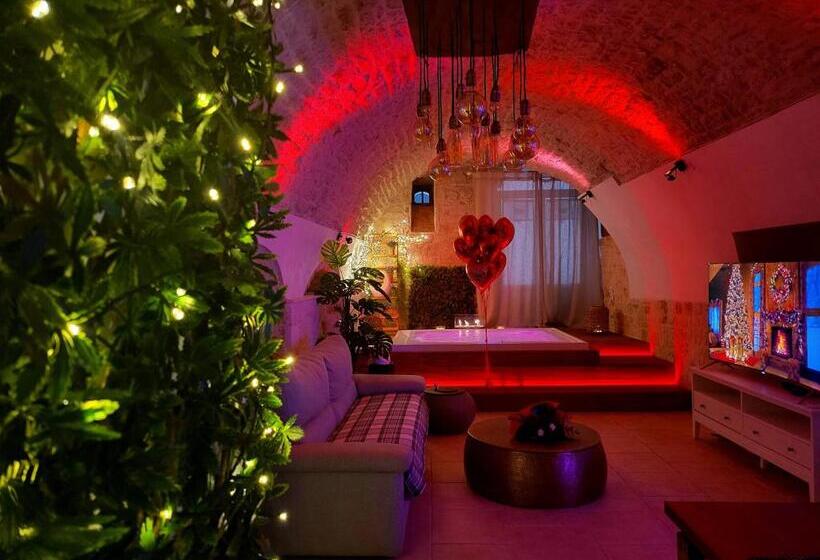 اتاق استاندارد با وان آب گرم, Apulia Suite