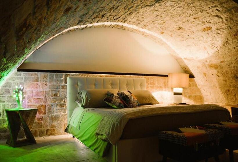 اتاق استاندارد با وان آب گرم, Apulia Suite