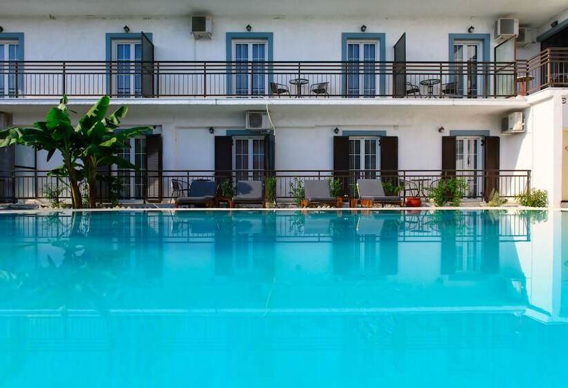 Standard Room Pool View, Aquarius Beach