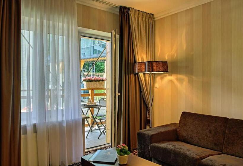 سوییت جونیور, Czarny Potok Resort Spa & Conference