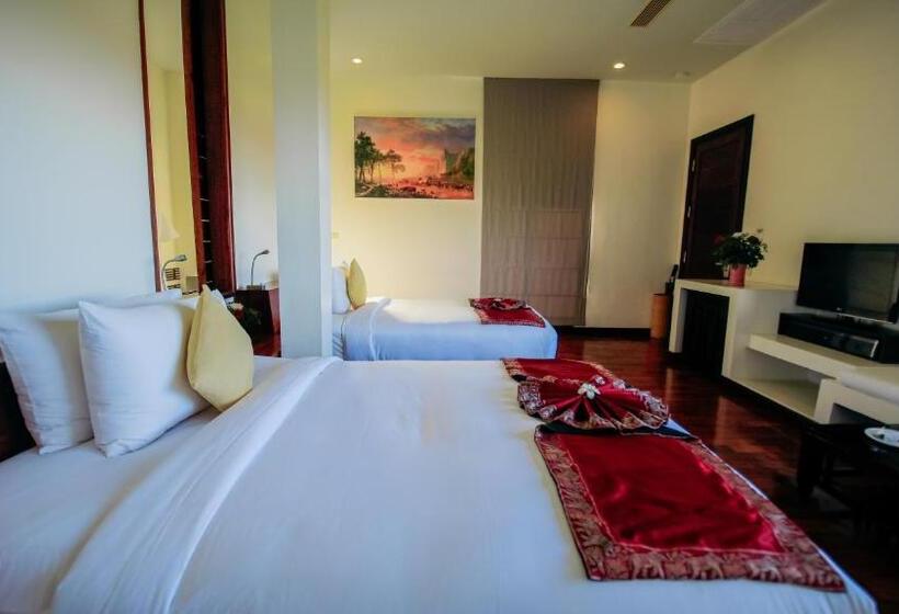 Deluxe Room King Size Bed, Luang Prabang View
