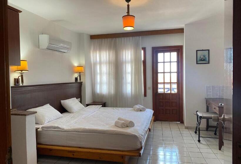 استودیو استاندارد با چشم‌انداز باغ, Naturella Apart