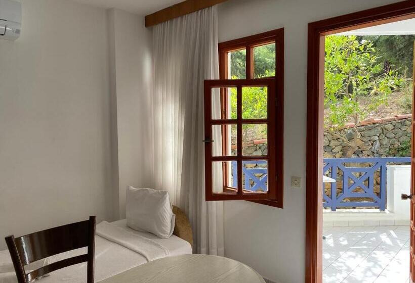 سوئیت با بالکن, Naturella Apart
