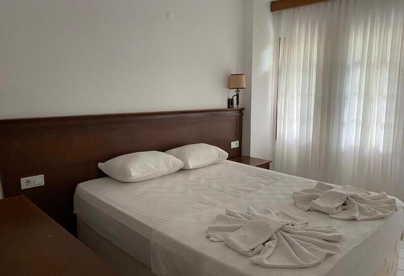 سوییت با چشم‌انداز دریا, Naturella Apart