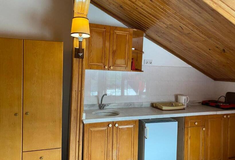سوییت با چشم‌انداز دریا, Naturella Apart
