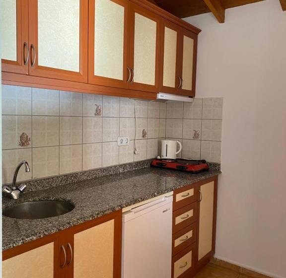 سوئیت با بالکن, Naturella Apart