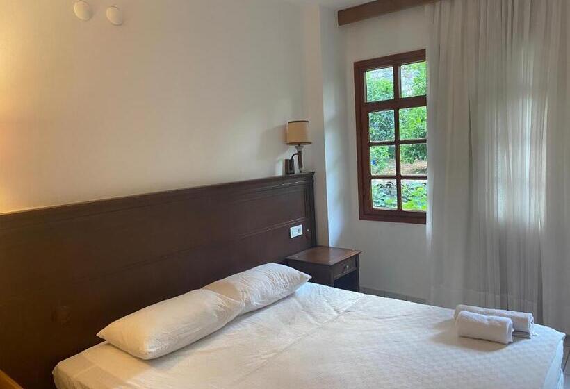سوئیت با بالکن, Naturella Apart