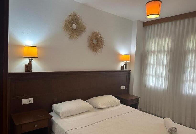 سوئیت با بالکن, Naturella Apart