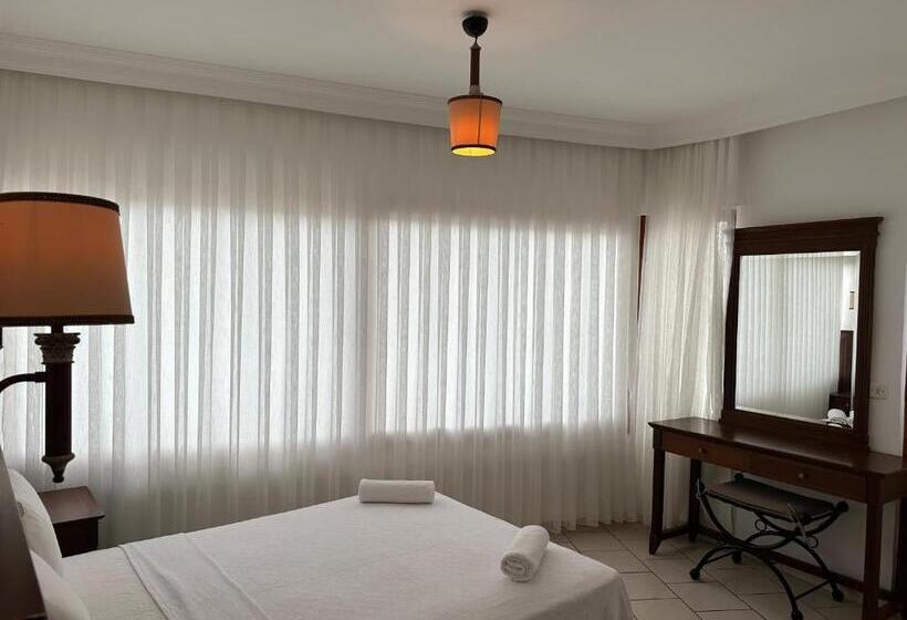 سوییت با چشم‌انداز دریا, Naturella Apart