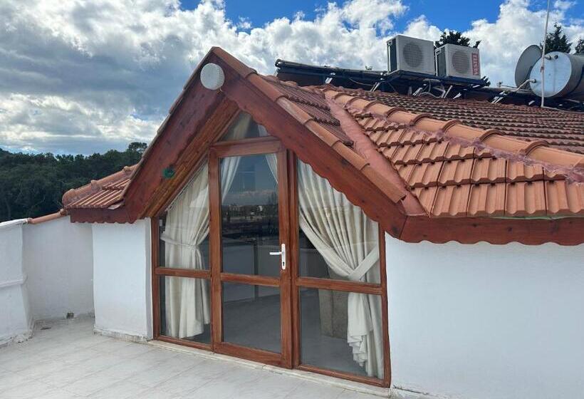سوییت با چشم‌انداز دریا, Naturella Apart