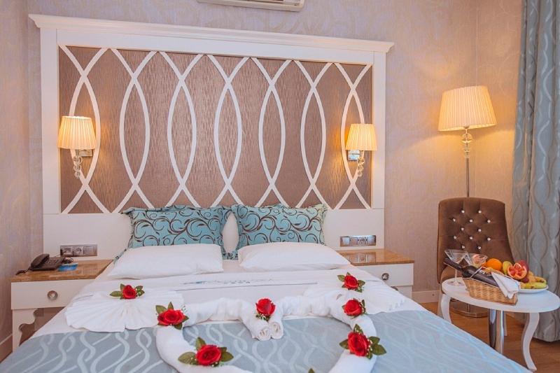 اتاق استاندارد با چشم‌انداز استخر, Ocean Blue High Class Hotel & Spa