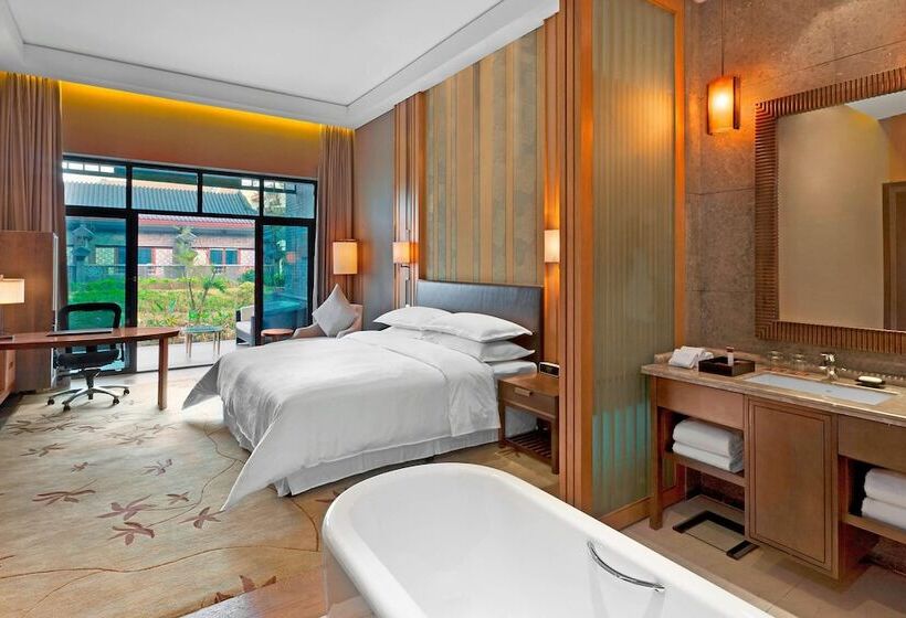 Superior Zimmer mit Balkon, Sheraton Grand Hangzhou Wetland Park Resort