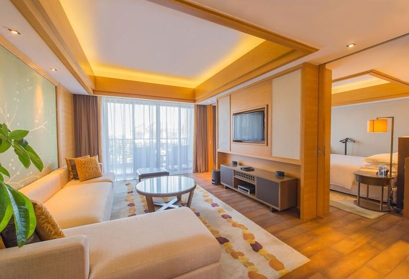 Deluxe Suite, Sheraton Grand Hangzhou Wetland Park Resort