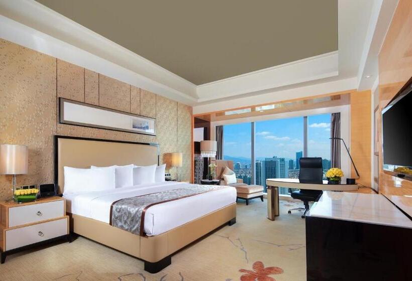 Executive Room King Size Bed, Wyndham Grand Plaza Royale Colorful Yunnan