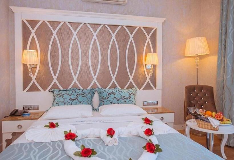 اتاق استاندارد با چشم‌انداز استخر, Ocean Blue High Class Hotel & Spa