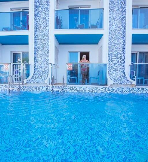 اتاق استاندارد با چشم‌انداز استخر, Ocean Blue High Class Hotel & Spa