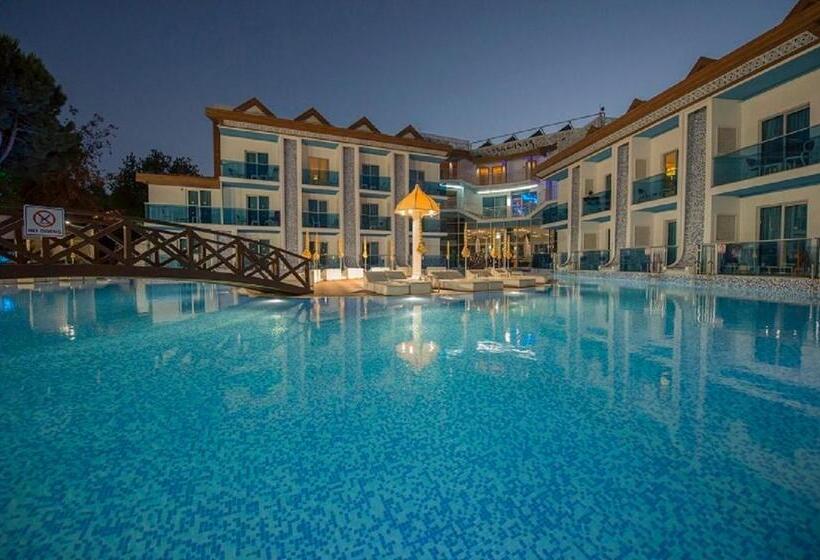 اتاق استاندارد با چشم‌انداز استخر, Ocean Blue High Class Hotel & Spa