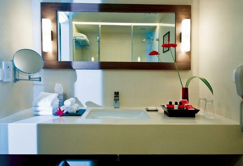 اتاق استاندارد, The Gateway Hotel Beach Road Visakhapatnam