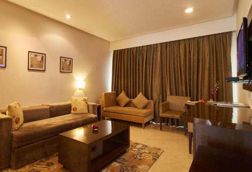 Deluxe Suite Sea View, The Gateway Hotel Beach Road Visakhapatnam