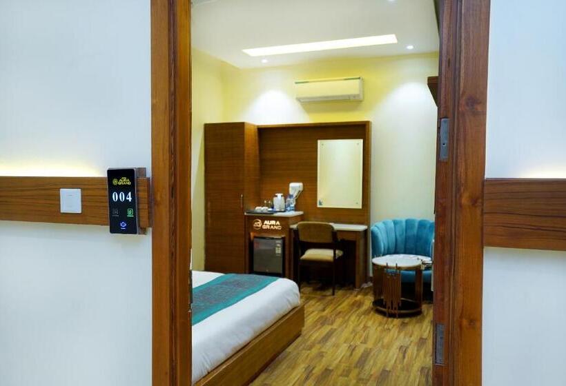 디럭스 룸, Aura Grand By Levelup Hotels