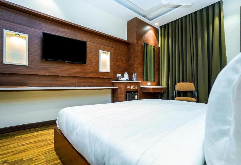 디럭스 트리플 룸, Aura Grand By Levelup Hotels