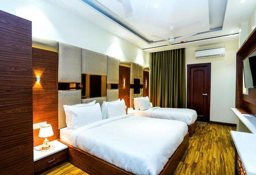 디럭스 트리플 룸, Aura Grand By Levelup Hotels